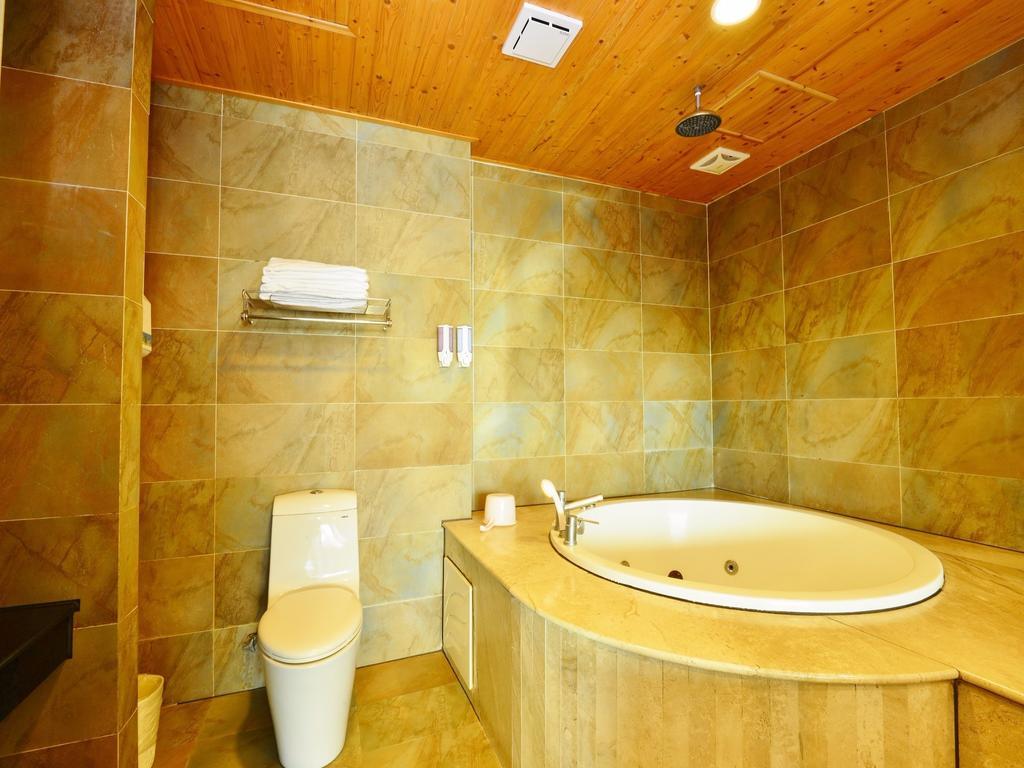 Tranquil Sea Vacation Hotel Kenting Esterno foto