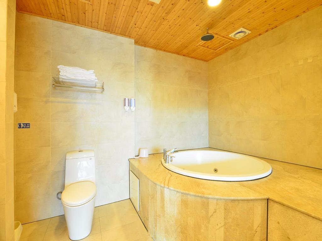 Tranquil Sea Vacation Hotel Kenting Esterno foto