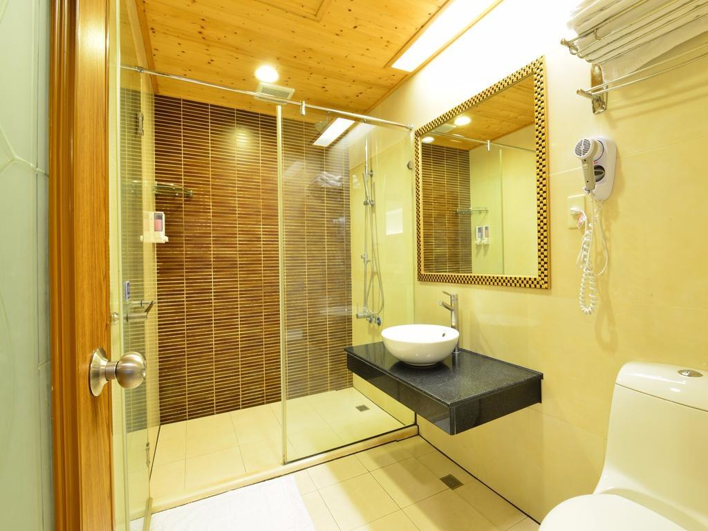 Tranquil Sea Vacation Hotel Kenting Esterno foto