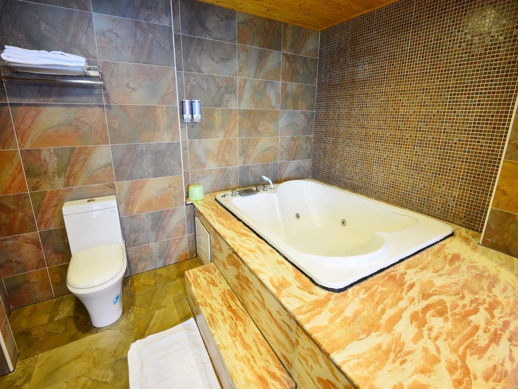 Tranquil Sea Vacation Hotel Kenting Esterno foto